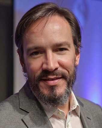 Eduardo Benfield, hipnoterapeuta